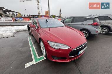 Лифтбек Tesla Model S 2015 в Луцке