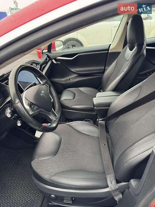 Ліфтбек Tesla Model S 2015 в Луцьку