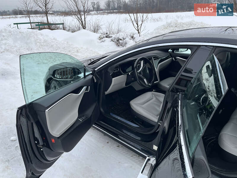 Лифтбек Tesla Model S 2016 в Львове фото 8 Лифтбек Tesla Model S 2016 в Львове