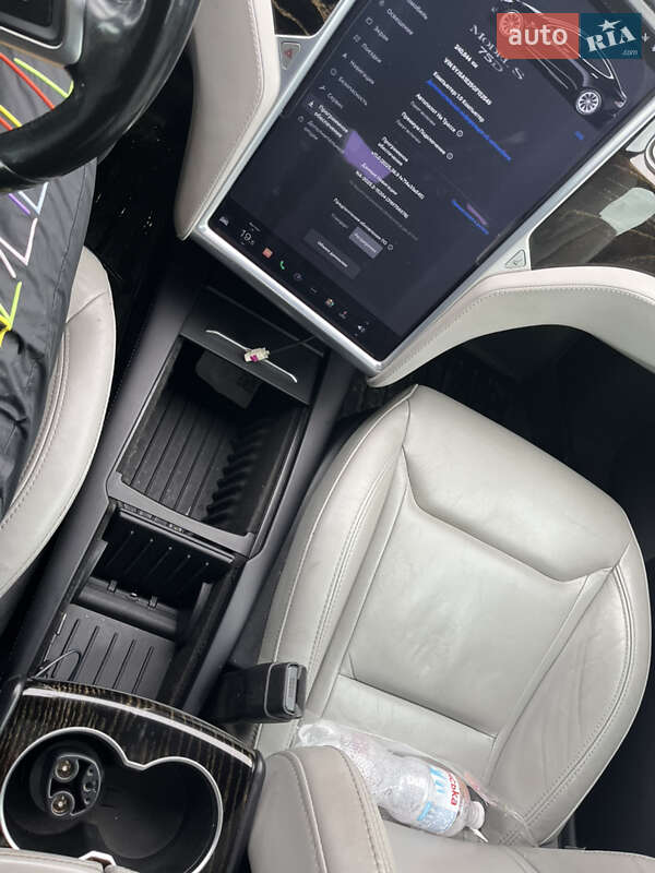Лифтбек Tesla Model S 2016 в Львове фото 16 Лифтбек Tesla Model S 2016 в Львове