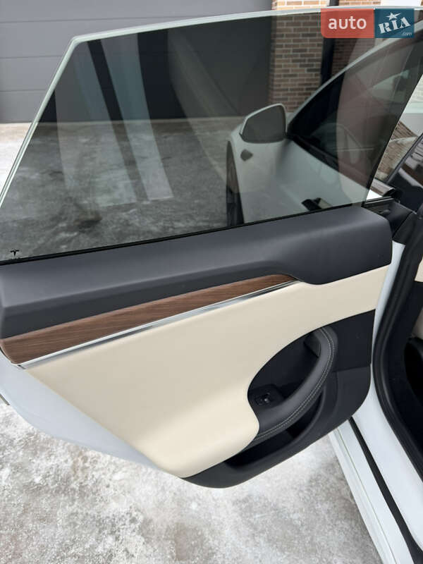 Ліфтбек Tesla Model S 2022 в Києві