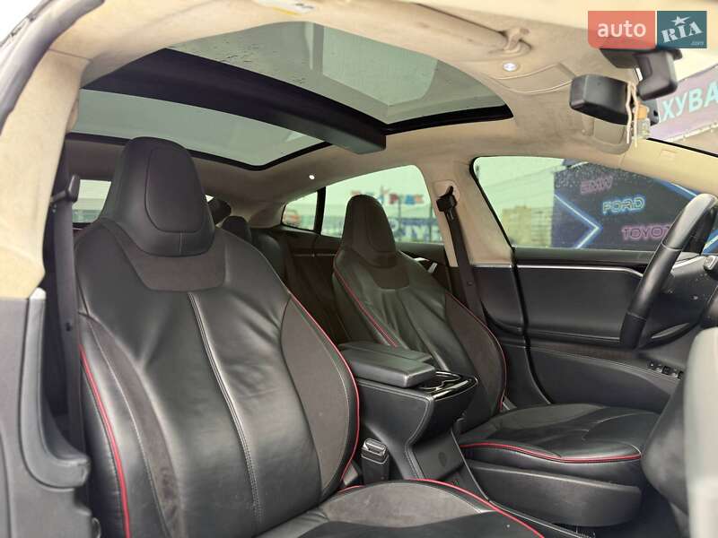 Лифтбек Tesla Model S 2013 в Запорожье