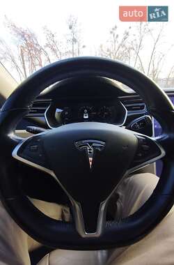 Лифтбек Tesla Model S 2014 в Львове