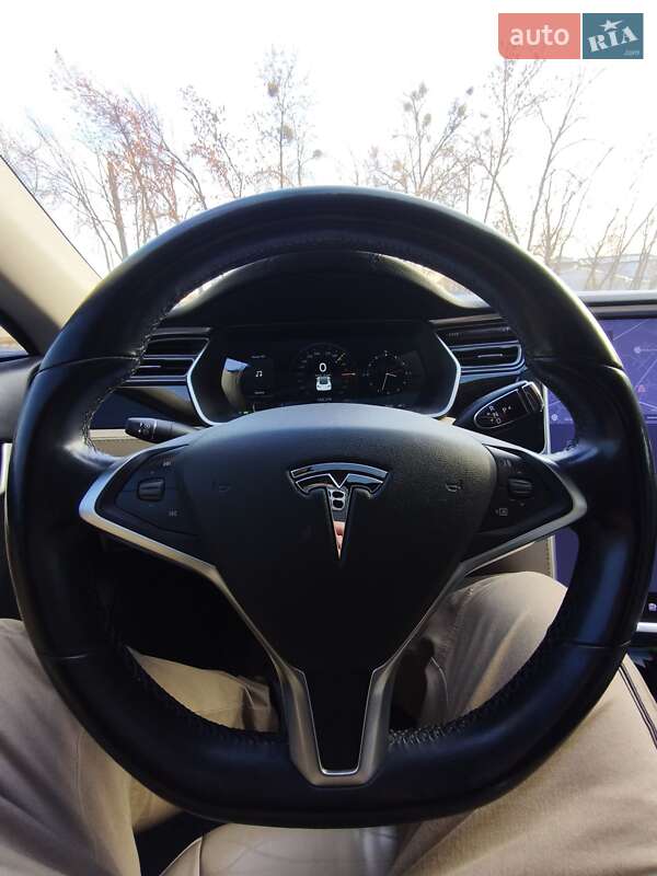 Ліфтбек Tesla Model S 2014 в Львові