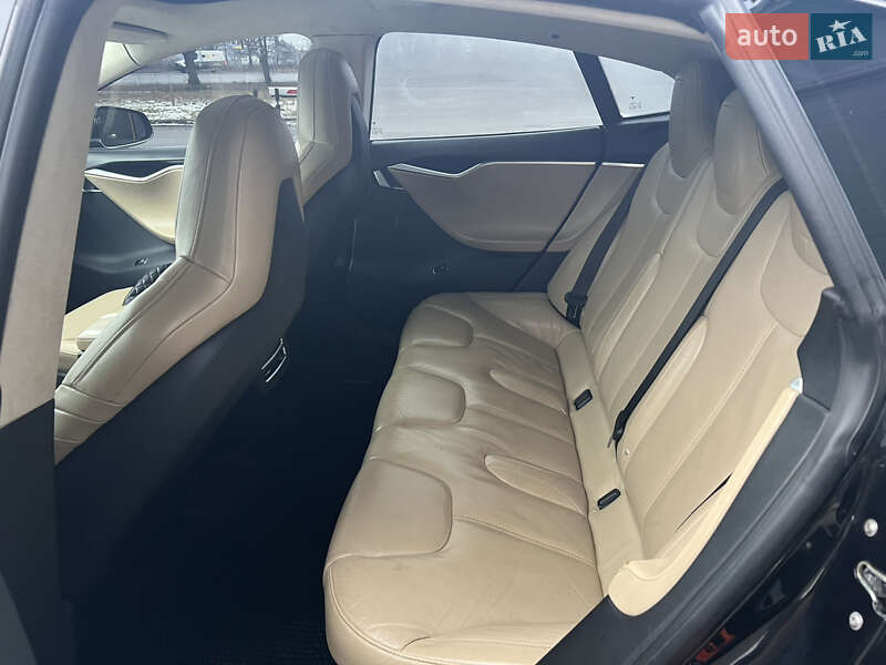 Ліфтбек Tesla Model S 2015 в Вінниці фото 15 Ліфтбек Tesla Model S 2015 в Вінниці