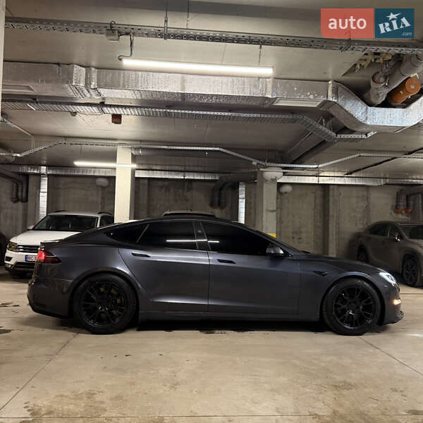 Лифтбек Tesla Model S 2023 в Львове