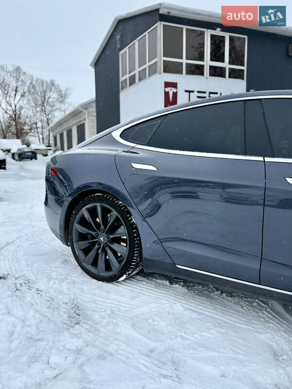 Лифтбек Tesla Model S 2014 в Виннице