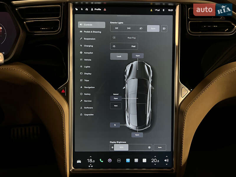 Лифтбек Tesla Model S 2015 в Луцке