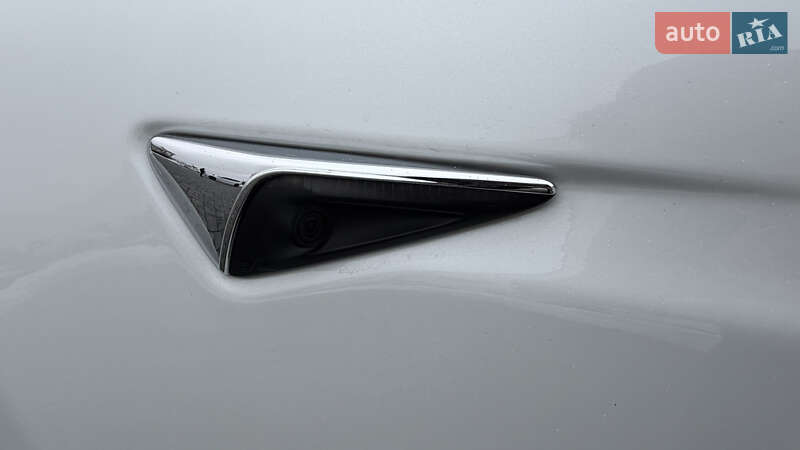 Лифтбек Tesla Model S 2017 в Луцке фото 44 Лифтбек Tesla Model S 2017 в Луцке