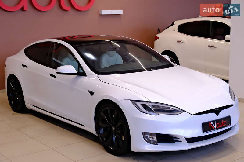 Ліфтбек Tesla Model S 2020 в Одесі