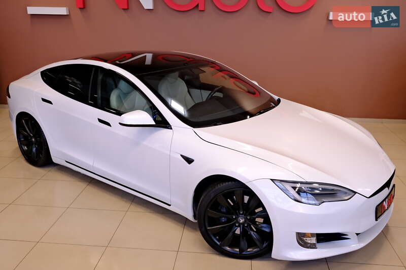 Ліфтбек Tesla Model S 2020 в Одесі