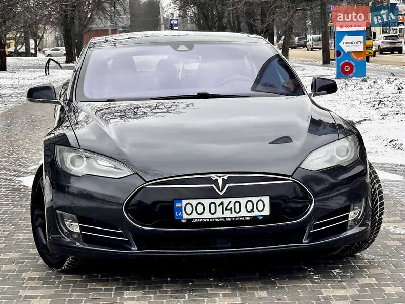 Ліфтбек Tesla Model S 2015 в Одесі