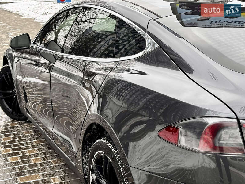 Ліфтбек Tesla Model S 2015 в Одесі