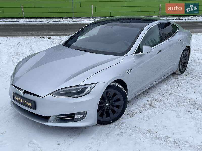 Ліфтбек Tesla Model S 2018 в Києві