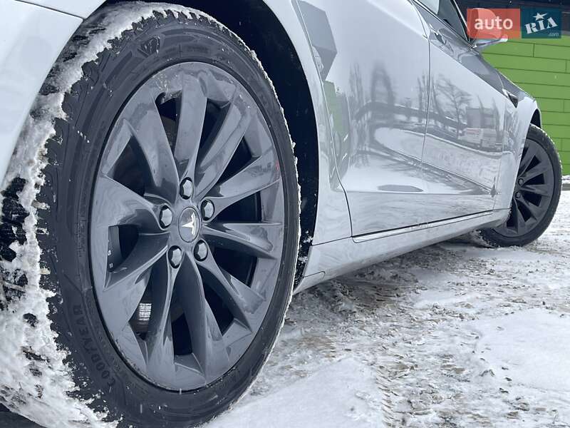 Ліфтбек Tesla Model S 2018 в Києві