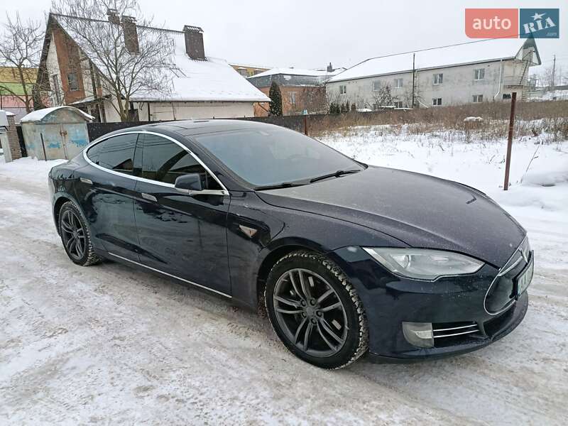 Ліфтбек Tesla Model S 2014 в Вінниці