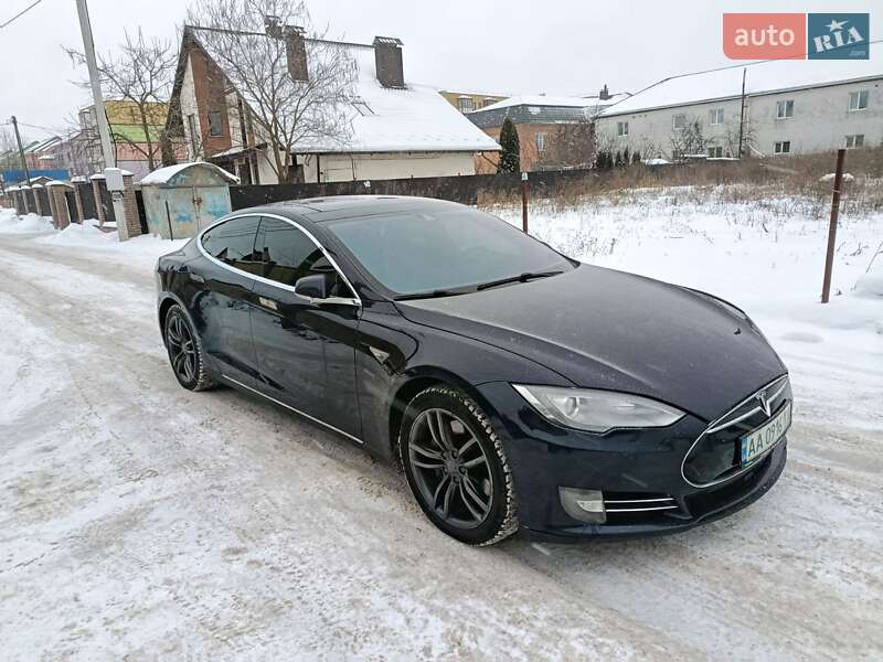 Ліфтбек Tesla Model S 2014 в Вінниці