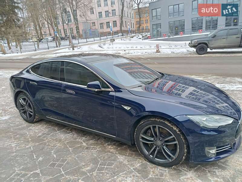 Ліфтбек Tesla Model S 2014 в Вінниці