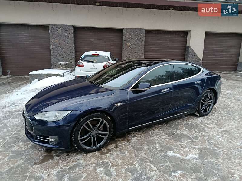 Ліфтбек Tesla Model S 2014 в Вінниці