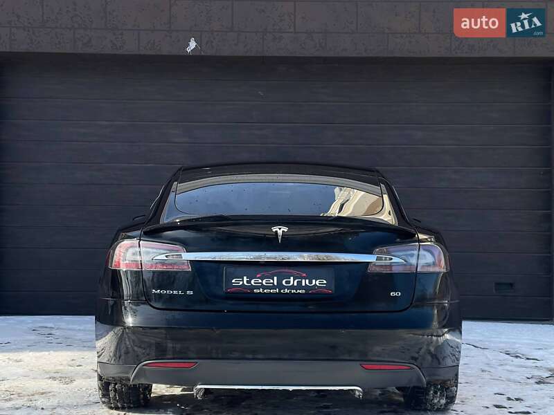 Ліфтбек Tesla Model S 2014 в Миколаєві