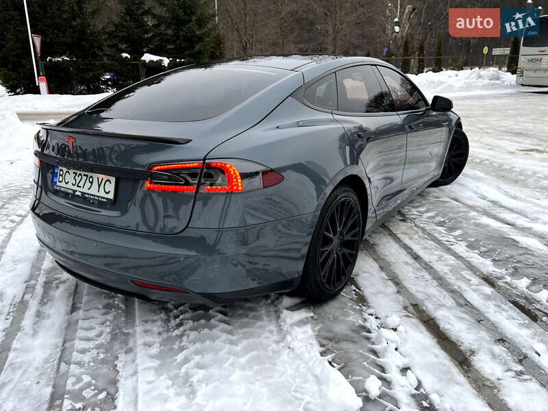 Ліфтбек Tesla Model S 2014 в Львові