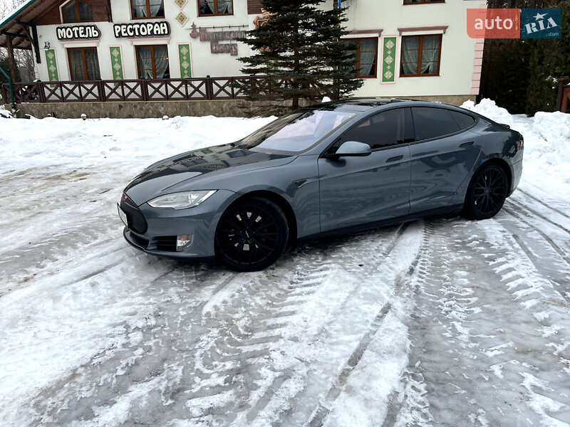 Ліфтбек Tesla Model S 2014 в Львові