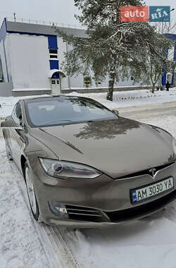 Ліфтбек Tesla Model S 2015 в Києві