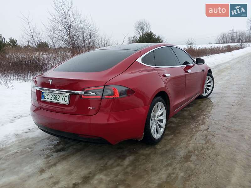 Лифтбек Tesla Model S 2016 в Новояворовске