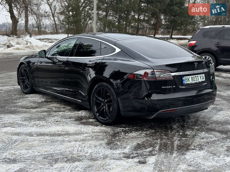 Лифтбек Tesla Model S 2013 в Ровно