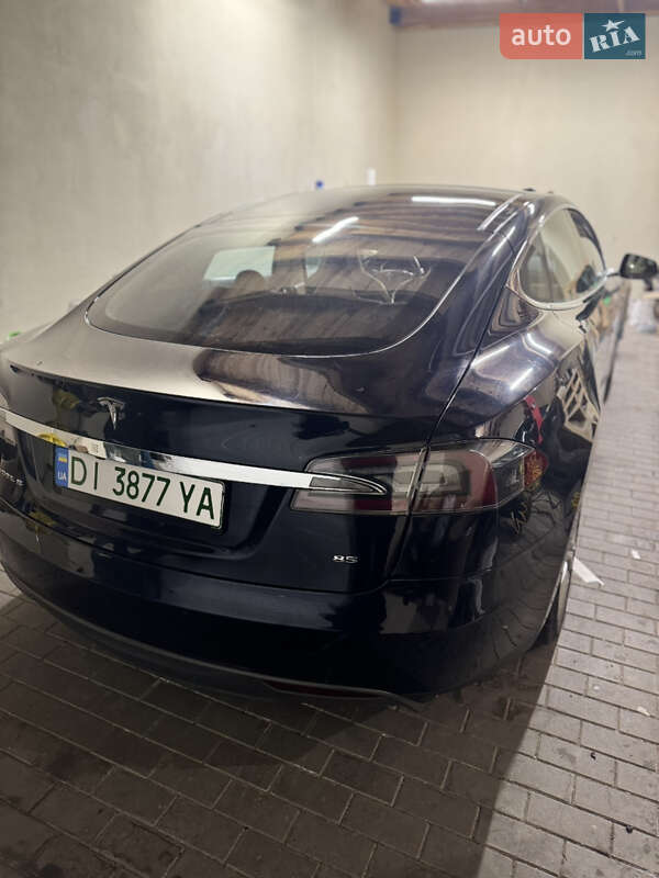 Ліфтбек Tesla Model S 2013 в Луцьку