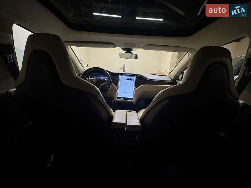 Ліфтбек Tesla Model S 2013 в Луцьку
