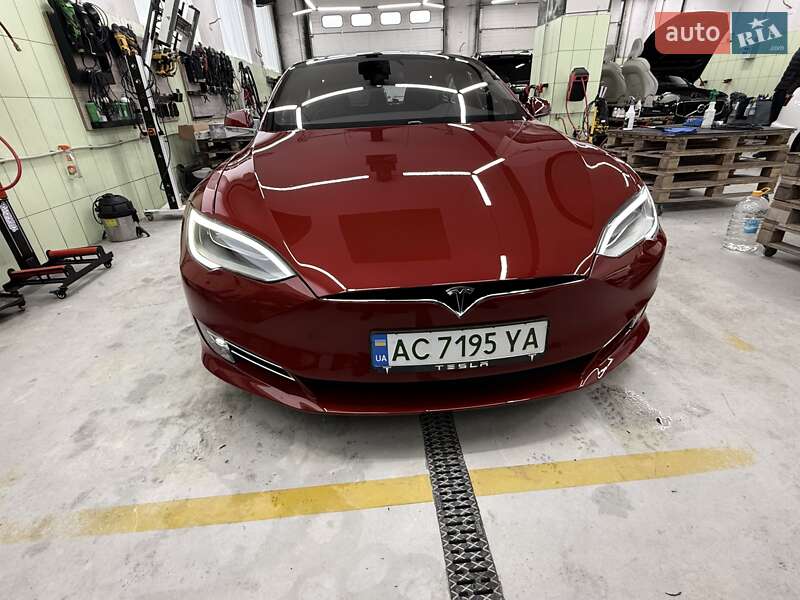 Ліфтбек Tesla Model S 2019 в Луцьку