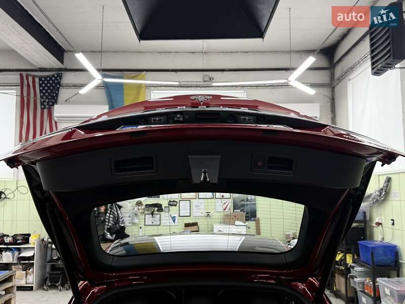 Ліфтбек Tesla Model S 2019 в Луцьку