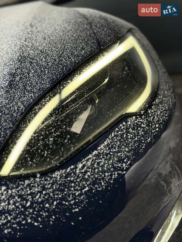 Лифтбек Tesla Model S 2022 в Виннице