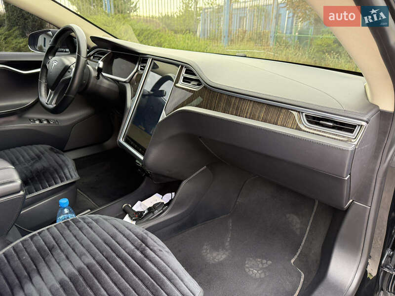 Лифтбек Tesla Model S 2013 в Новомосковске