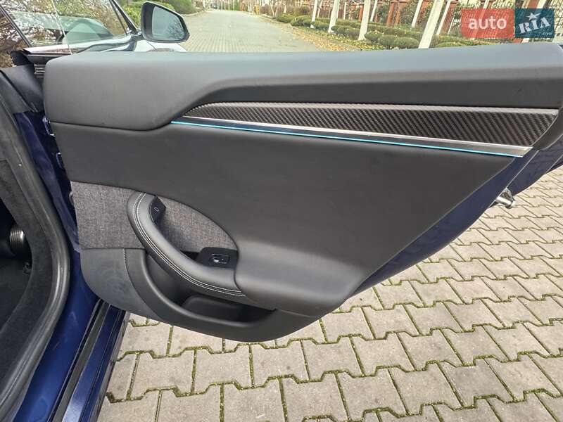 Лифтбек Tesla Model S 2021 в Одессе