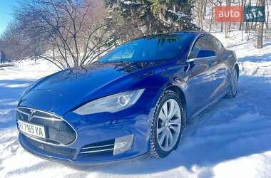 Лифтбек Tesla Model S 2015 в Киеве