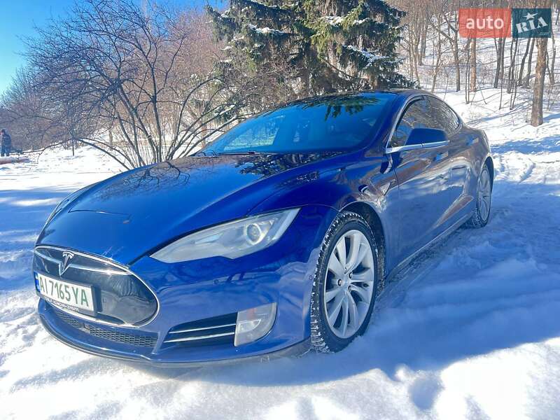 Ліфтбек Tesla Model S 2015 в Києві