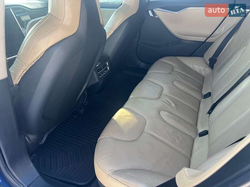 Ліфтбек Tesla Model S 2015 в Києві