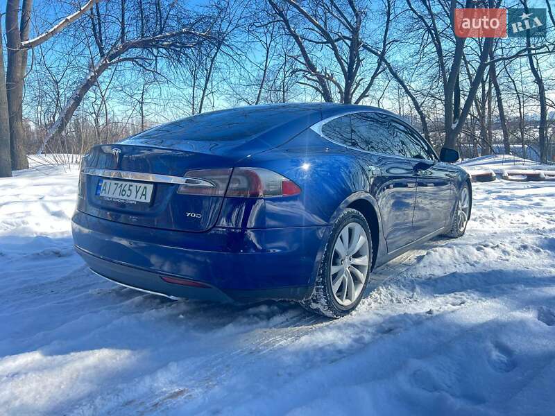 Ліфтбек Tesla Model S 2015 в Києві