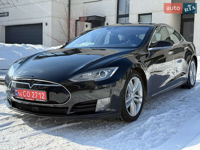 Tesla Model S 2015
