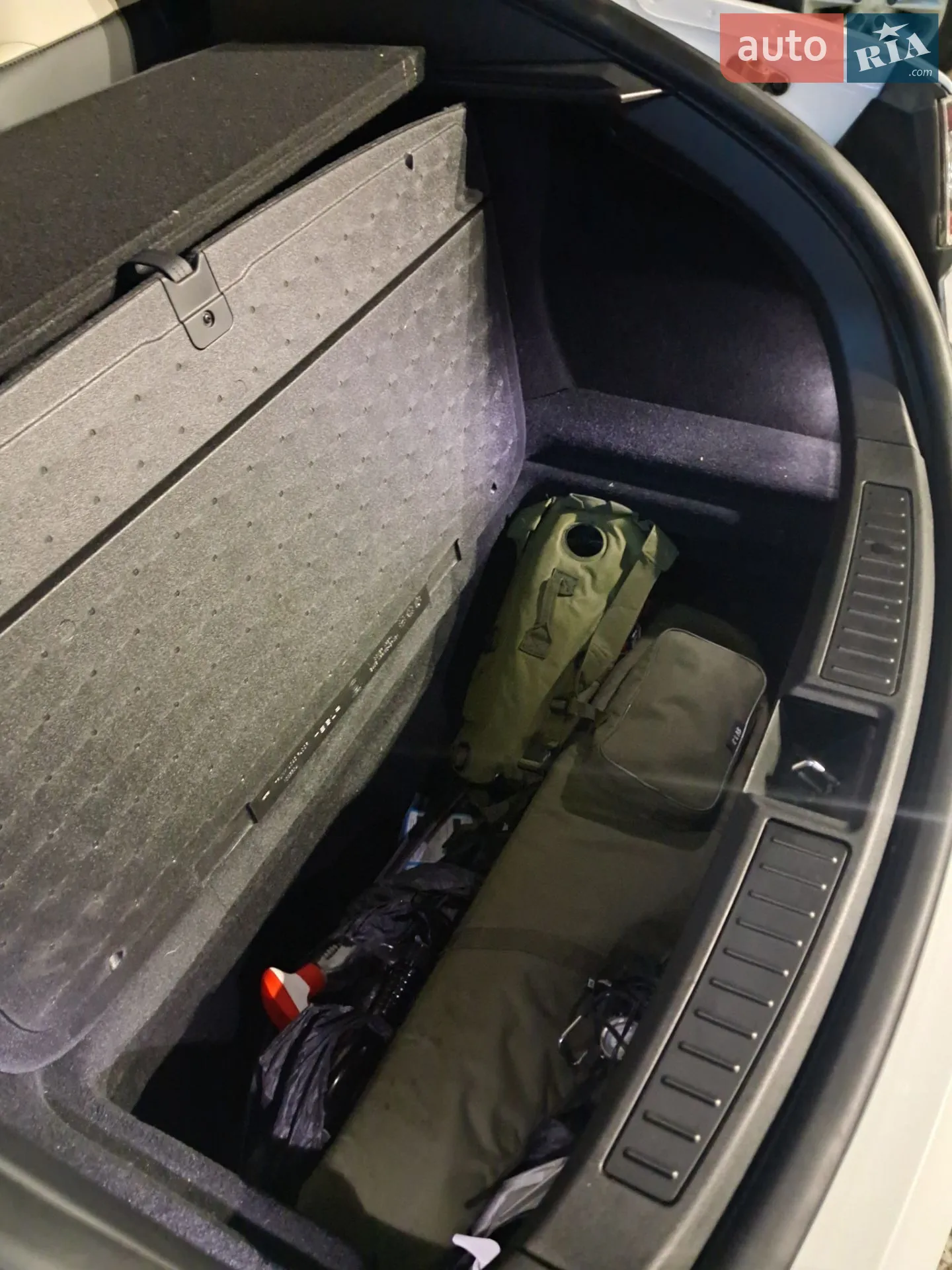 2019 Tesla Model S - мініатюра 8