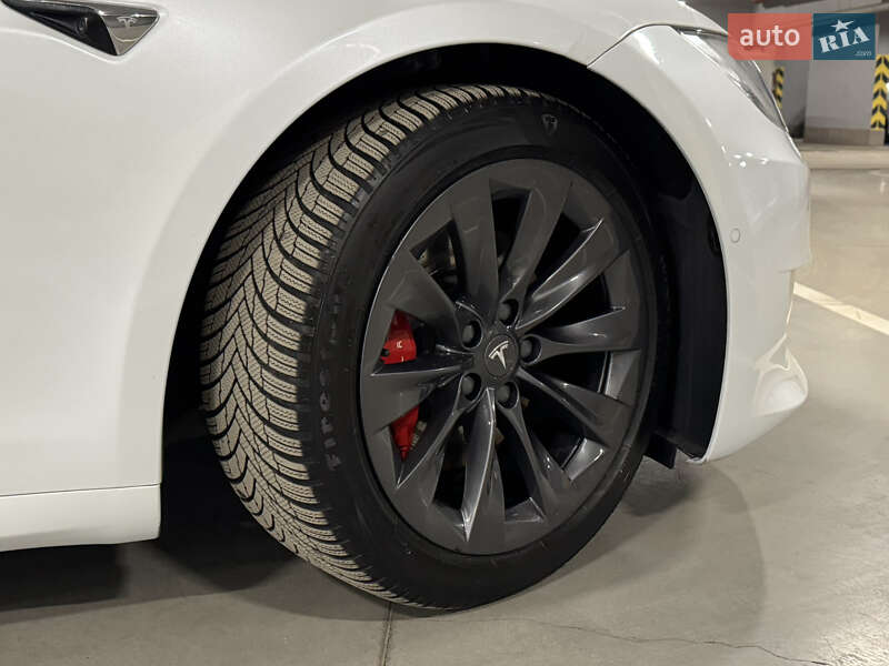 Ліфтбек Tesla Model S 2020 в Одесі фото 23 Ліфтбек Tesla Model S 2020 в Одесі