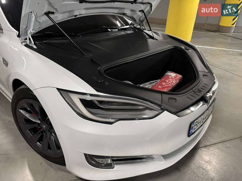 Ліфтбек Tesla Model S 2020 в Одесі фото 28 Ліфтбек Tesla Model S 2020 в Одесі