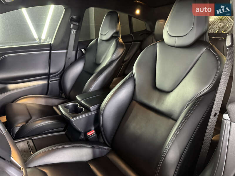 Ліфтбек Tesla Model S 2020 в Одесі фото 36 Ліфтбек Tesla Model S 2020 в Одесі