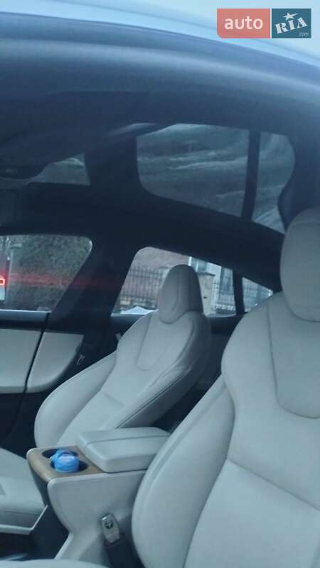 Ліфтбек Tesla Model S 2020 в Львові фото 11 Ліфтбек Tesla Model S 2020 в Львові