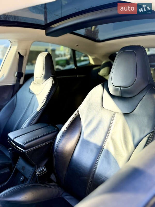 Ліфтбек Tesla Model S 2014 в Вінниці