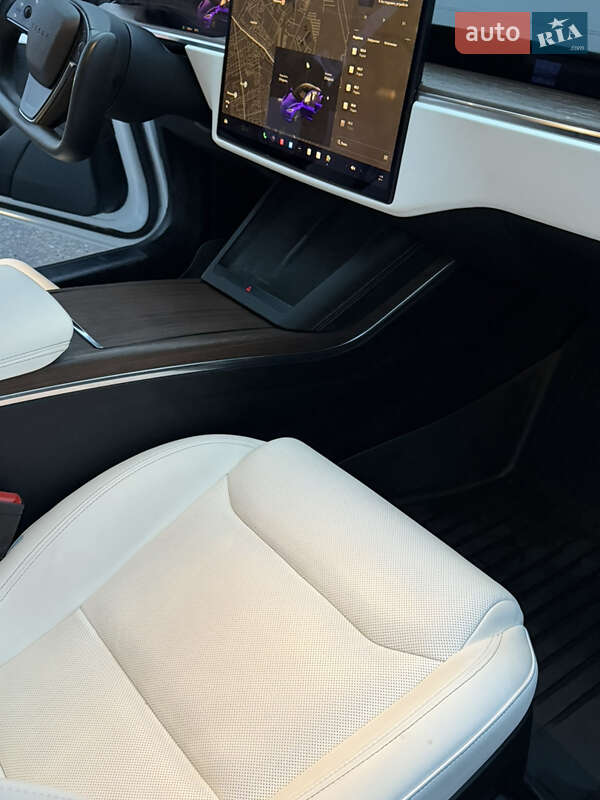 Лифтбек Tesla Model S 2021 в Виннице