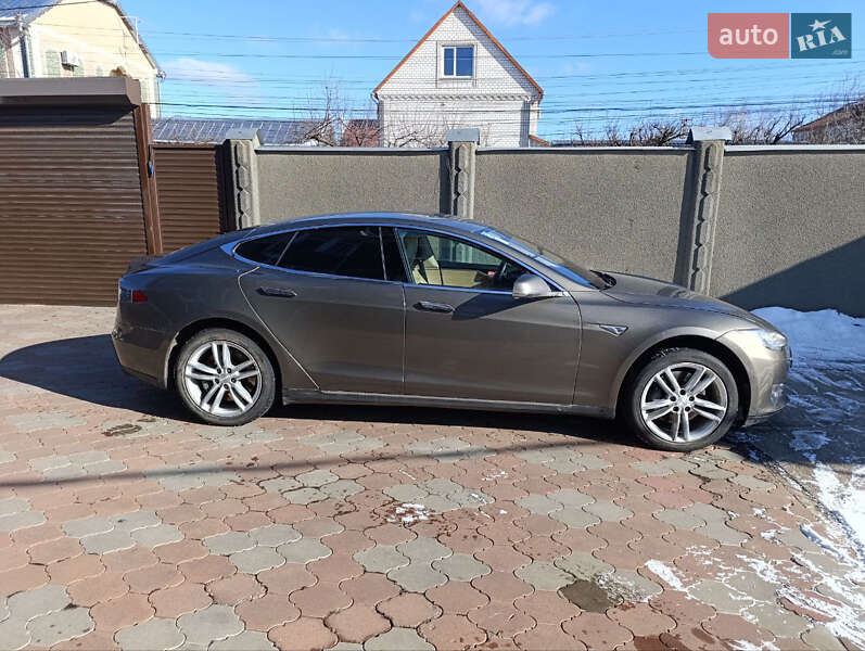Tesla Model S 2015 Tesla Model S 2015