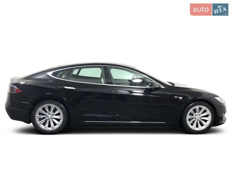 Ліфтбек Tesla Model S 2017 в Одесі